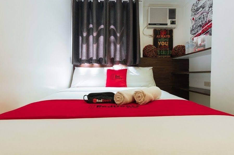 Reddoorz Plus @ Poblacion Makati Makati City Eksteriør bilde