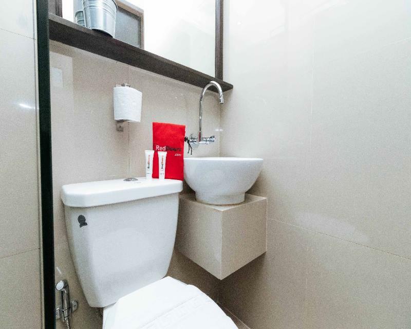Reddoorz Plus @ Poblacion Makati Makati City Eksteriør bilde